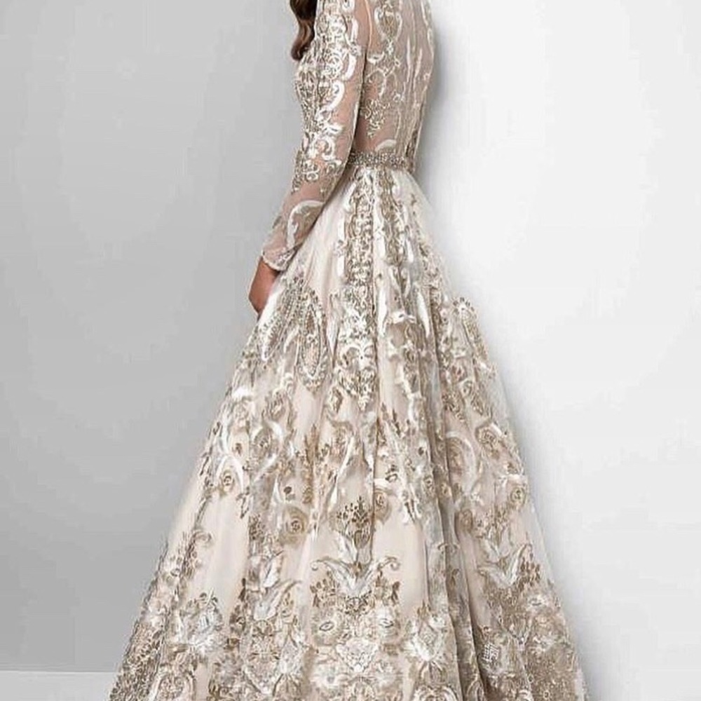 Bridal Gown - Picture 2 of 3